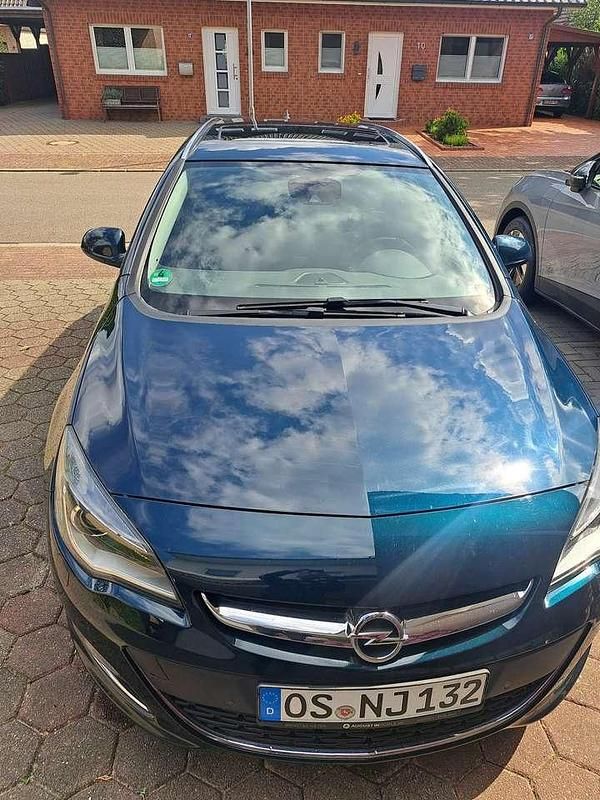 Gebraucht Opel Astra Exklusiv 140 PS (102 kW) 2014 Grün Kombi