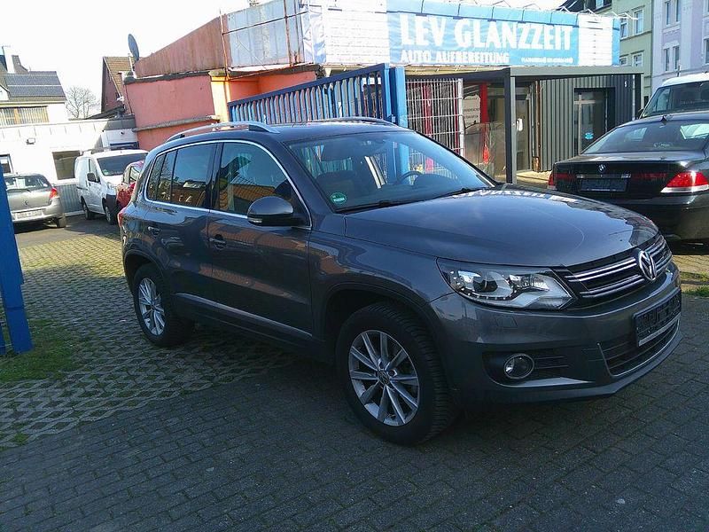 Gebraucht VW Tiguan Sportline 122 PS (89 kW) 2012 Grau SUV