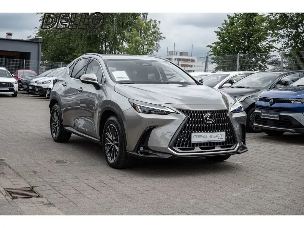 Gebraucht Lexus NX450h+ E-FOUR 309 PS (227 kW) 2022 Silber SUV