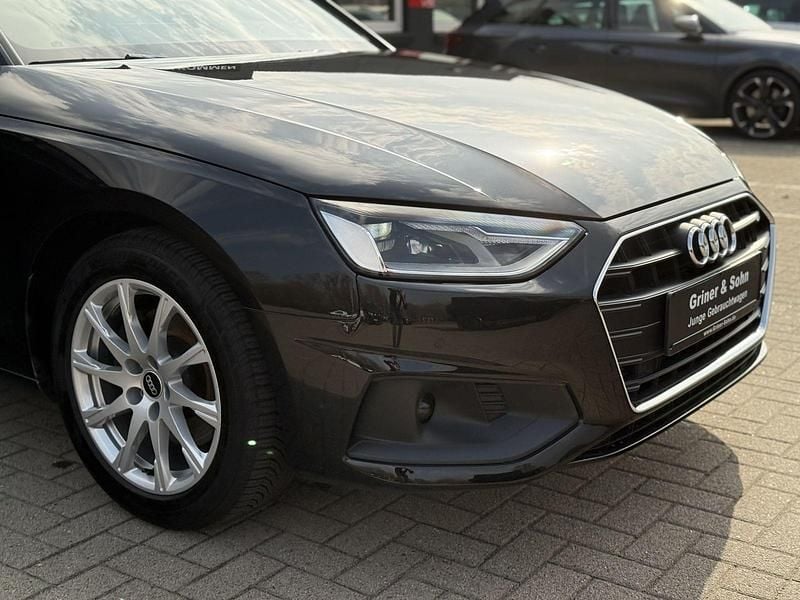 Gebraucht Audi A4 Ambiente 150 PS (110 kW) 2022 Schwarz Kombi