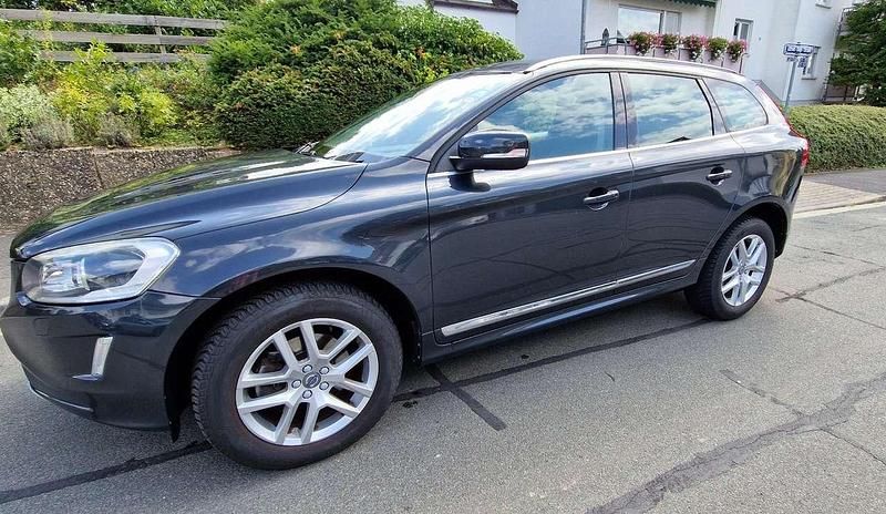 Grau Gebraucht 2017 Volvo XC60 Summum SUV | 18.000 € (Superpreis) - Bild 1/4