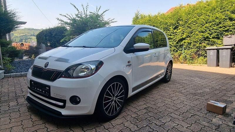 Weiß Gebraucht 2014 Skoda Citigo Sport Kleinwagen | 6.250 € (Etwas zu teuer) - Bild 1/4