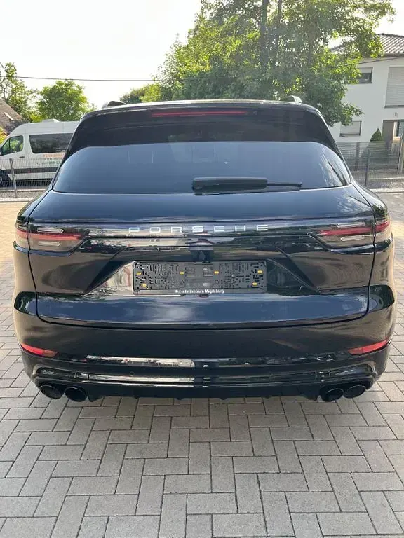 Gebraucht Porsche Cayenne Chrono 441 PS (324 kW) 2018 Schwarz SUV