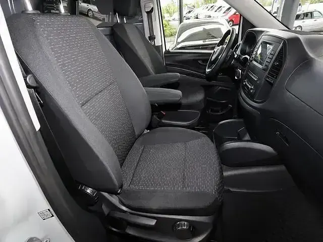 Gebraucht Mercedes Vito 136 PS (100 kW) 2021 Arktikweiß Van