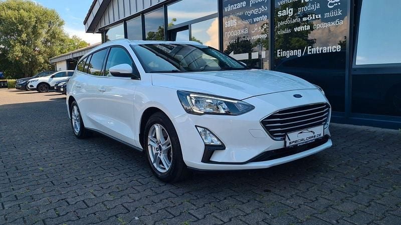 Weiß Gebraucht 2021 Ford Focus Cool & Connect Kombi | 14.990 € (Superpreis) - Bild 1/4