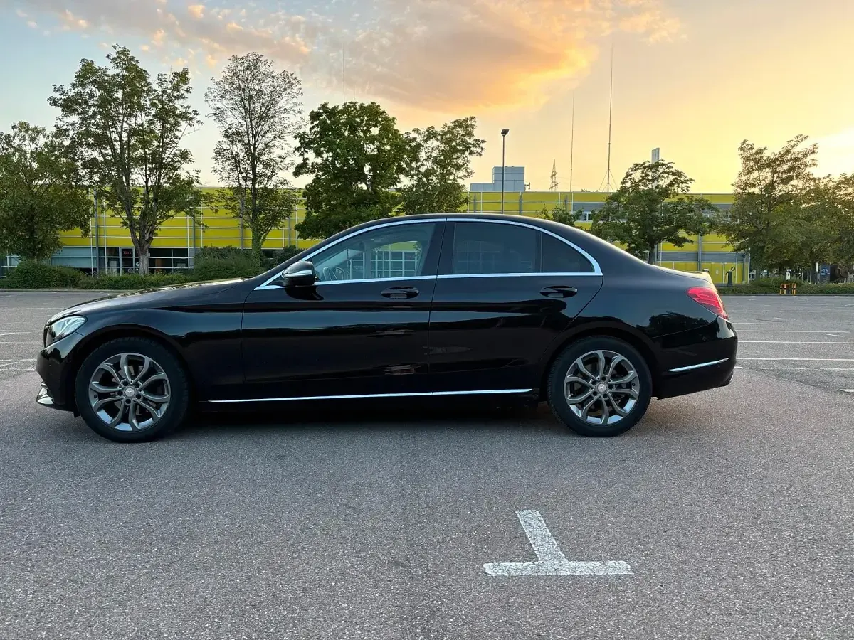 Gebraucht Mercedes C220 170 PS (125 kW) 2014 Schwarz Limousine