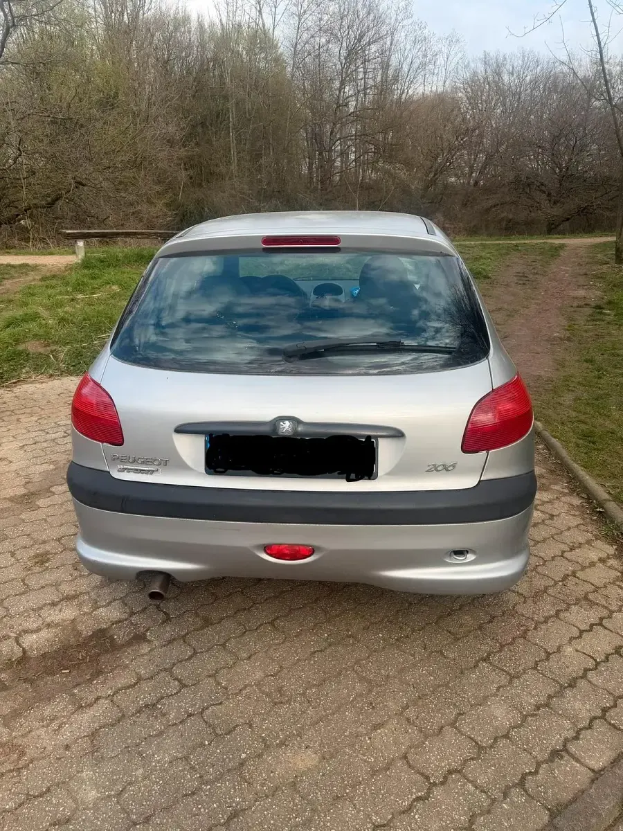 Używany Peugeot 206 75 KM (55 kW) 2000 Srebrny Hatchback