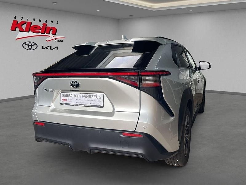 Gebraucht Toyota bZ4X 150 kW (205 PS) 2024 Cosmicsilber metallic SUV