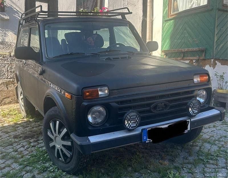 Gebraucht Lada niva 83 PS (61 kW) 2012 Schwarz SUV