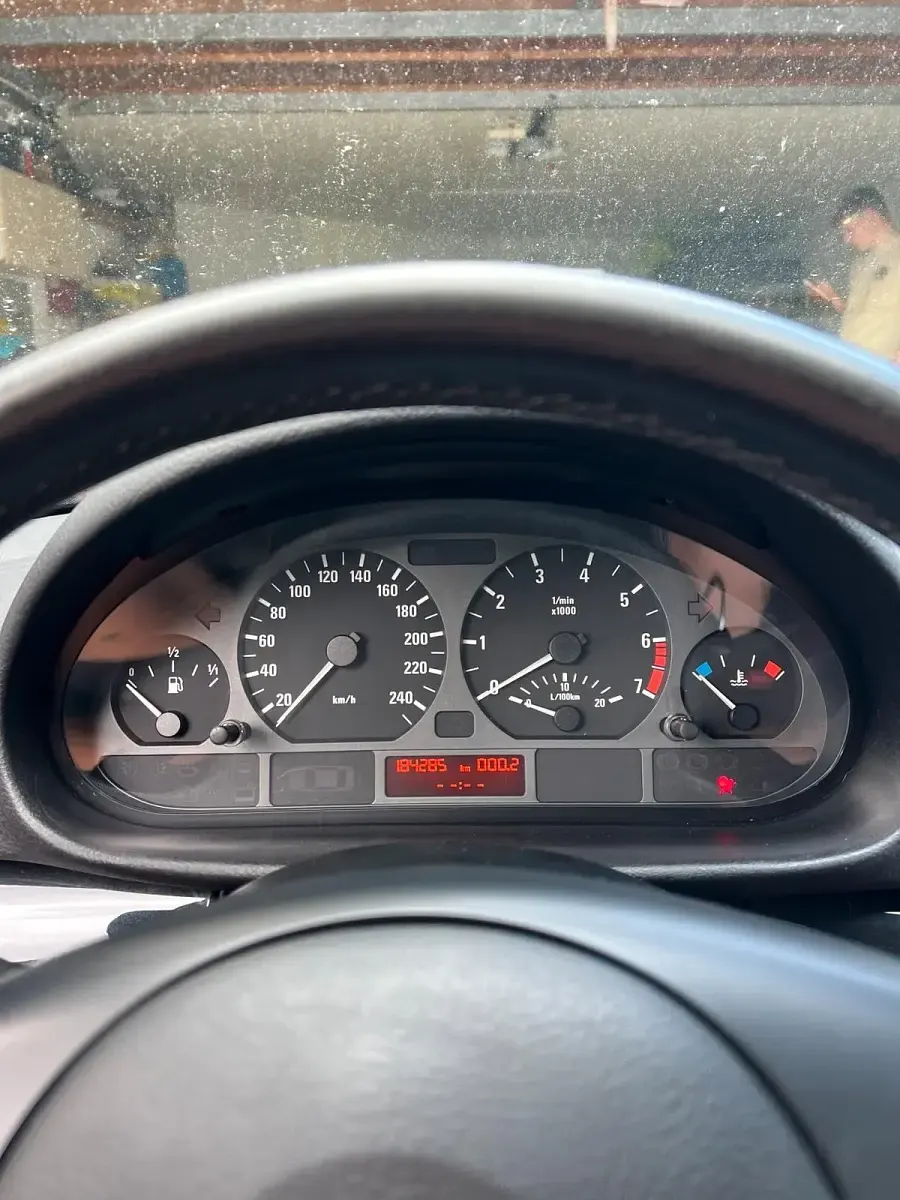 Gebraucht BMW 320 170 PS (125 kW) 2001 Silber Kombi