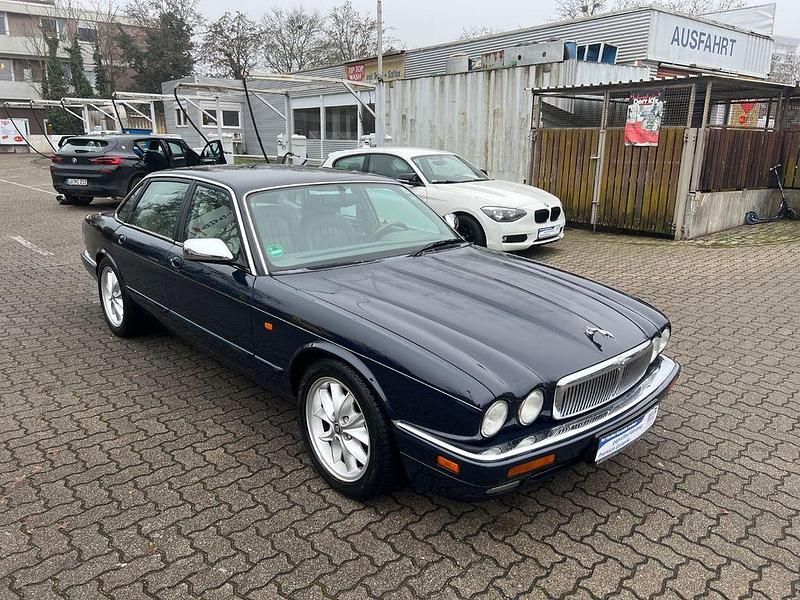 Gebraucht Jaguar XJ 211 PS (155 kW) 1995 Blau Limousine