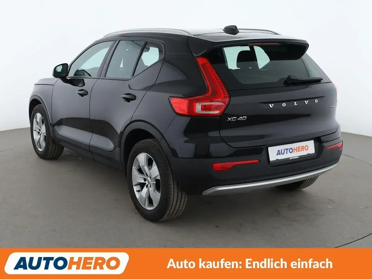 Gebraucht Volvo XC40 Momentum 150 PS (110 kW) 2020 Schwarz SUV