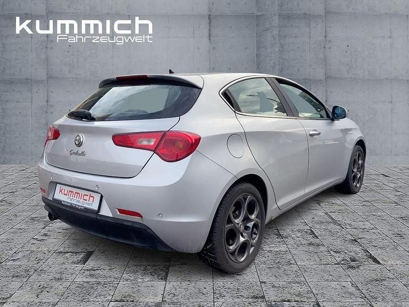Gebraucht Alfa Romeo Giulietta Premium 170 PS (125 kW) 2010 Silber Kleinwagen