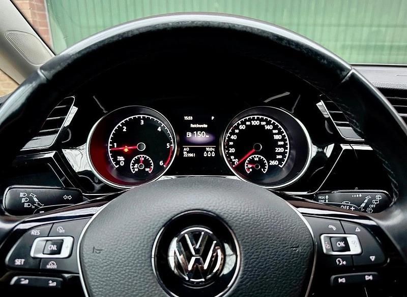 Gebraucht VW Touran Highline 150 PS (110 kW) 2015 Schwarz Van / Kleinbus