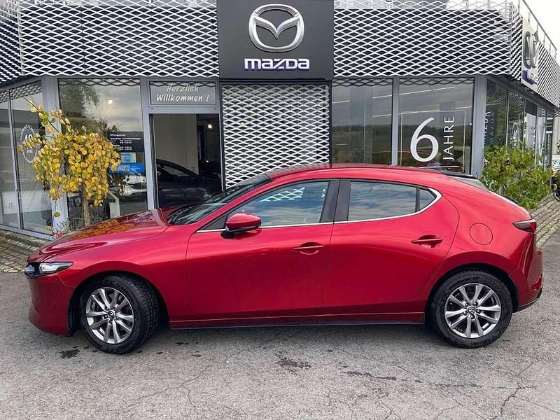 Gebraucht Mazda 3 Selection 122 PS (89 kW) 2019 Magmarot Limousine
