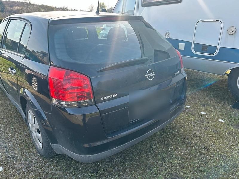 Gebraucht Opel Signum 150 PS (110 kW) 2005 Schwarz Kleinwagen