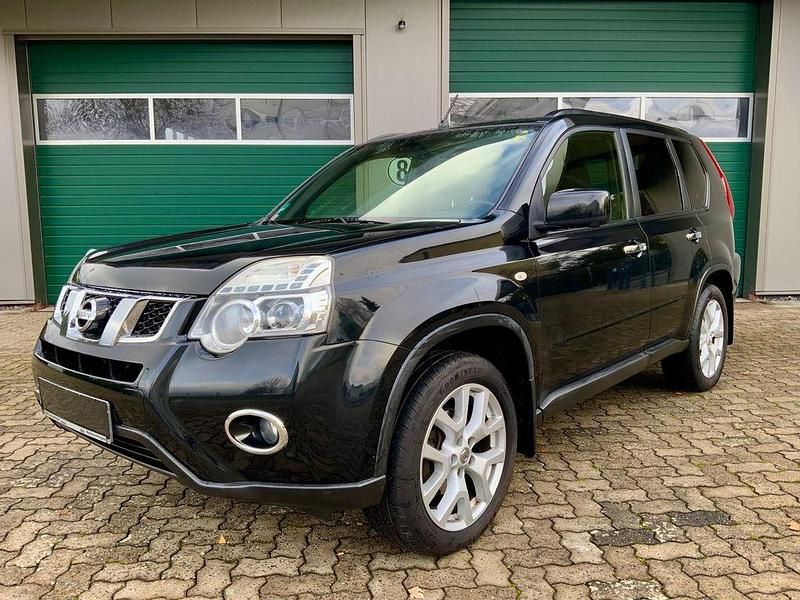 Schwarz Gebraucht 2013 Nissan X-Trail 360º SUV | 9.990 € (Fairer Preis) - Bild 1/4