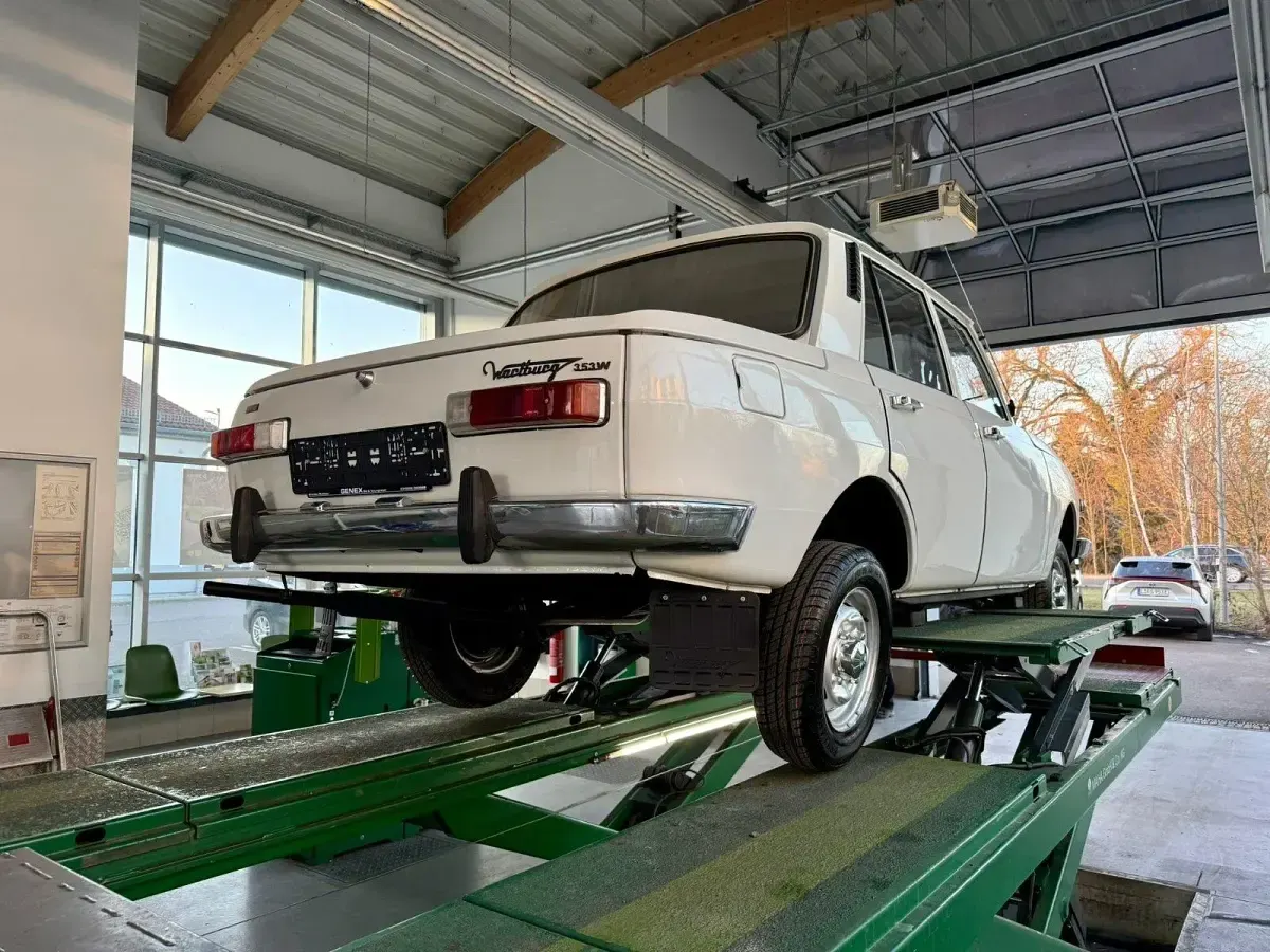 Gebraucht Wartburg 353 50 PS (36 kW) 1979 Grau Limousine