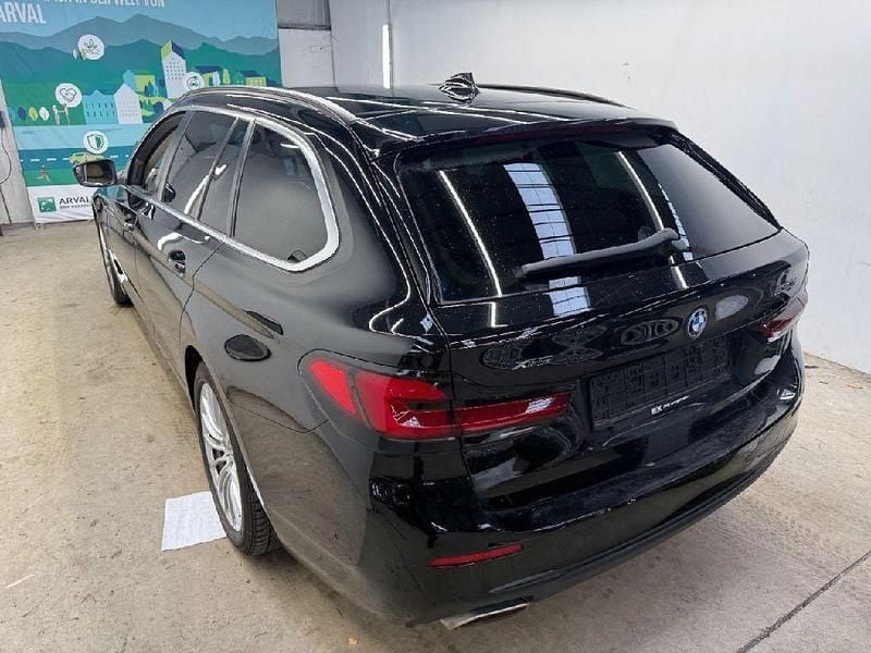 Gebraucht BMW 530e Sport Line 305 PS (224 kW) 2021 Schwarz Limousine
