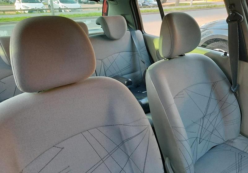 Gebraucht Renault Clio II 75 PS (55 kW) 2001 Kleinwagen