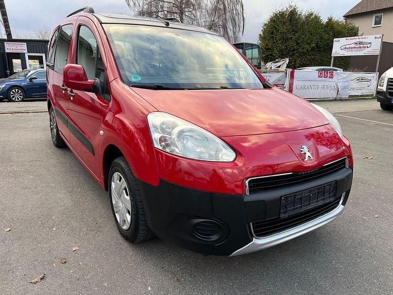 Gebraucht Peugeot Partner Tepee Active 98 PS (72 kW) 2012 Rot Van / Kleinbus