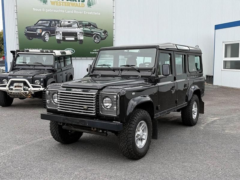 Schwarz Gebraucht 2004 Land Rover Defender Kombi | 28.950 € (Superpreis) - Bild 1/4
