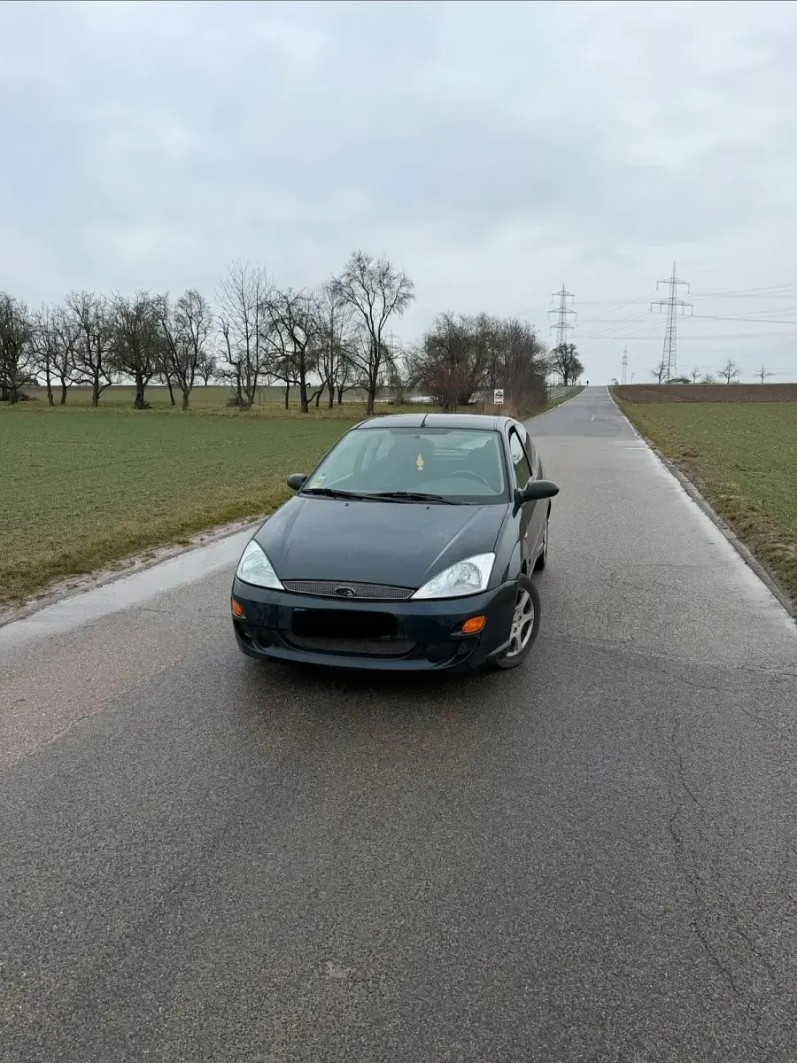 Używany Ford Focus 115 KM (84 kW) 2000 Niebieski Coupe