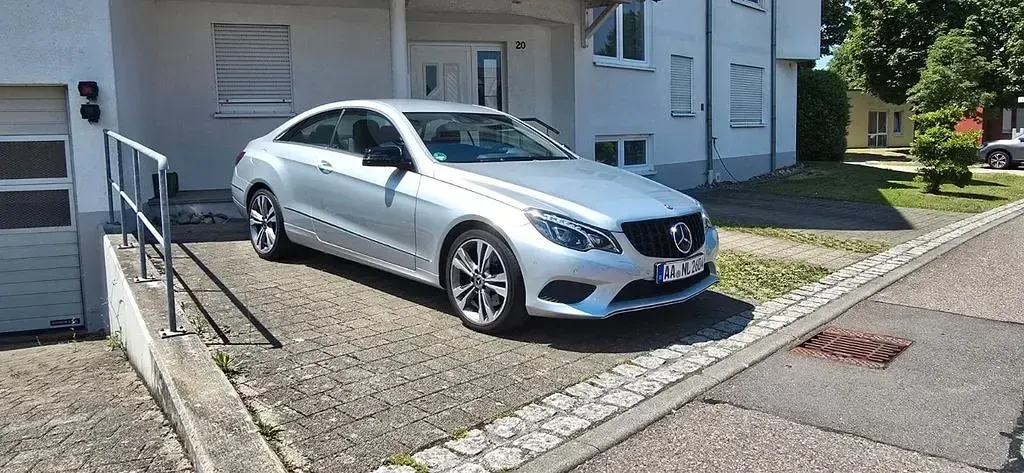 Gebraucht Mercedes E250 211 PS (155 kW) 2014 Silber Coupé