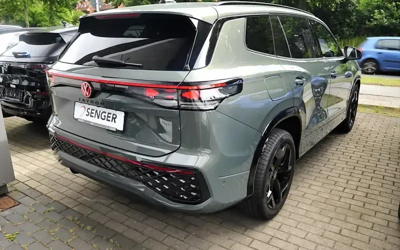 Neu VW Tayron R-line 150 PS (110 kW) 2026 Grün SUV