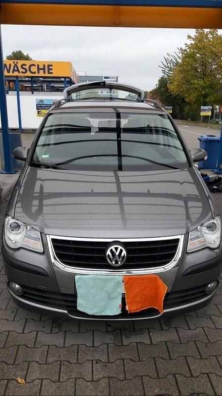 Grau Gebraucht 2008 VW Touran Van / Kleinbus | 5.500 € (Fairer Preis) - Bild 1/4