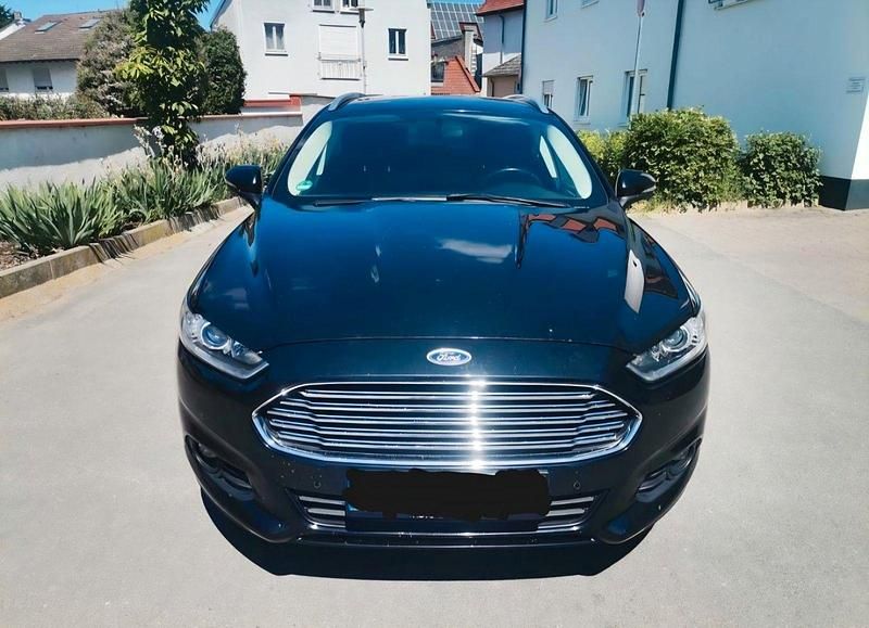 Schwarz Gebraucht 2017 Ford Mondeo Trend Kombi | 11.000 € - Bild 1/4