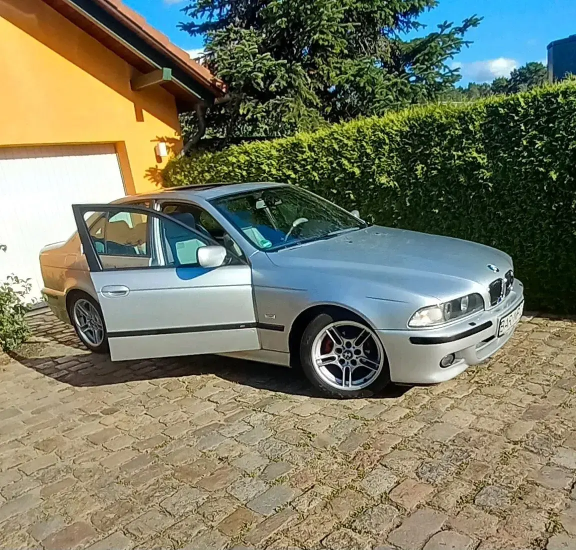 Gebraucht BMW 523 M Sport 170 PS (125 kW) 1999 Silber Limousine