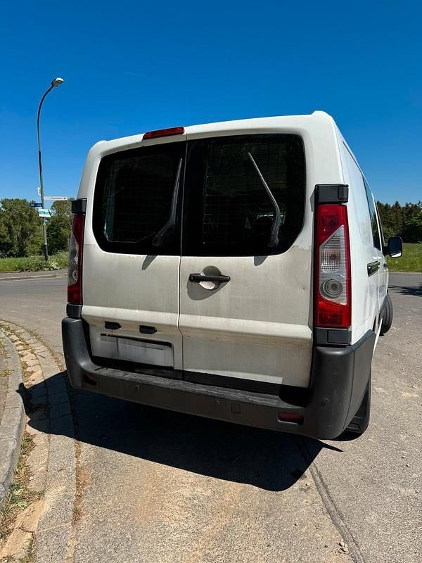 Gebraucht Peugeot Expert 120 PS (88 kW) 2011 Weiß Van