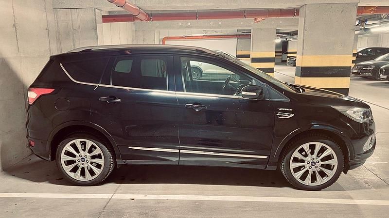 Gebraucht Ford Kuga Vignale 150 PS (110 kW) 2019 Schwarz SUV