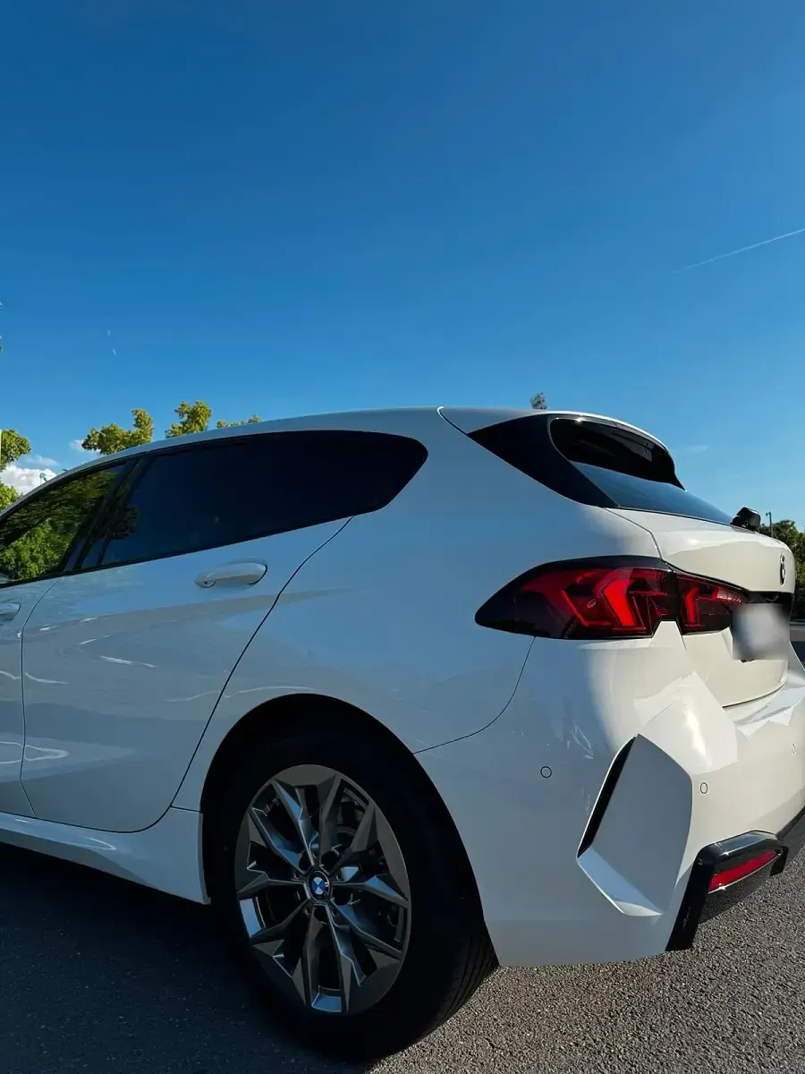 Gebraucht BMW 120 170 PS (125 kW) 2024 Weiß Kleinwagen