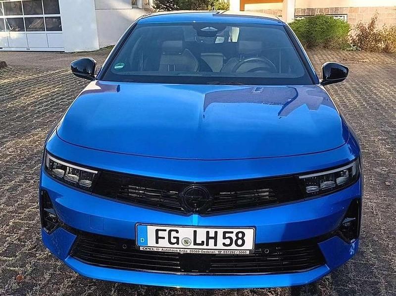 Gebraucht Opel Astra 131 PS (96 kW) 2024 Vertigoblau Kombi