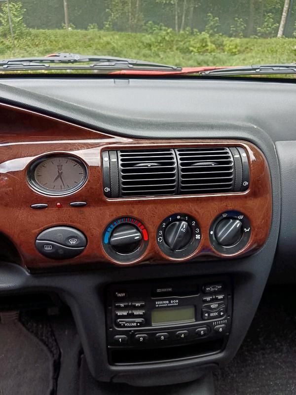 Gebraucht Ford Escort Ghia 115 PS (84 kW) 1998 Schwarz Limousine