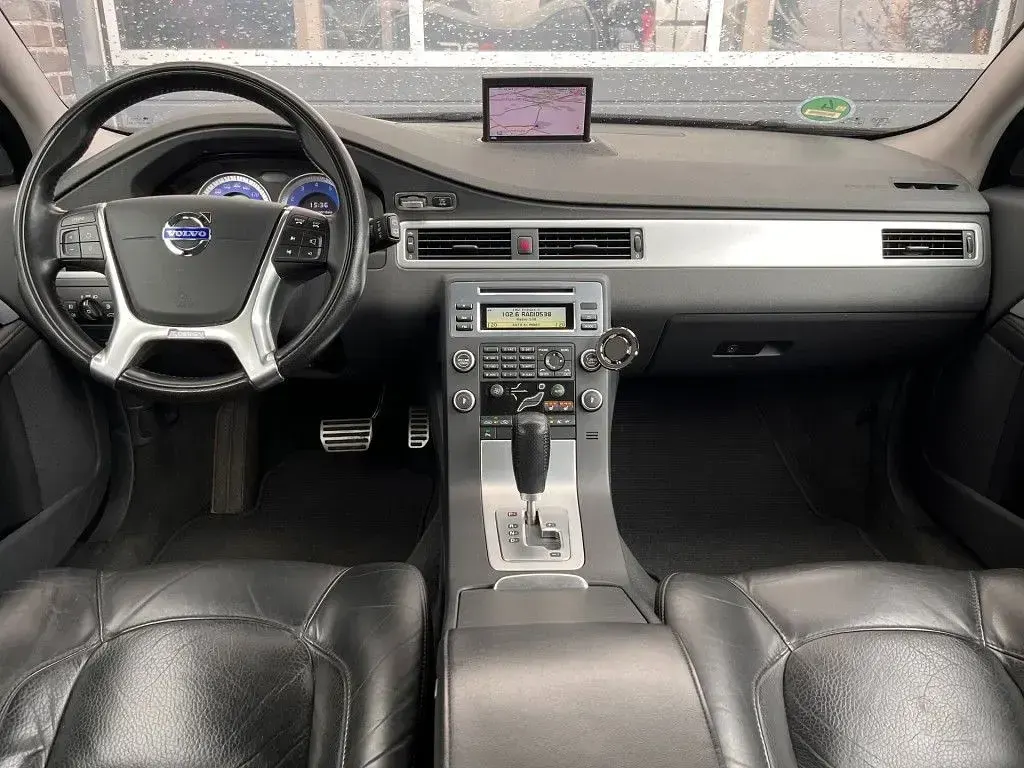 Używany Volvo V70 203 KM (149 kW) 2011 Czarny Kombi