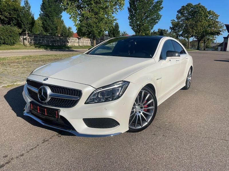 Weiß Gebraucht 2015 Mercedes CLS400 AMG Limousine | 33.600 € (Teuer) - Bild 1/4