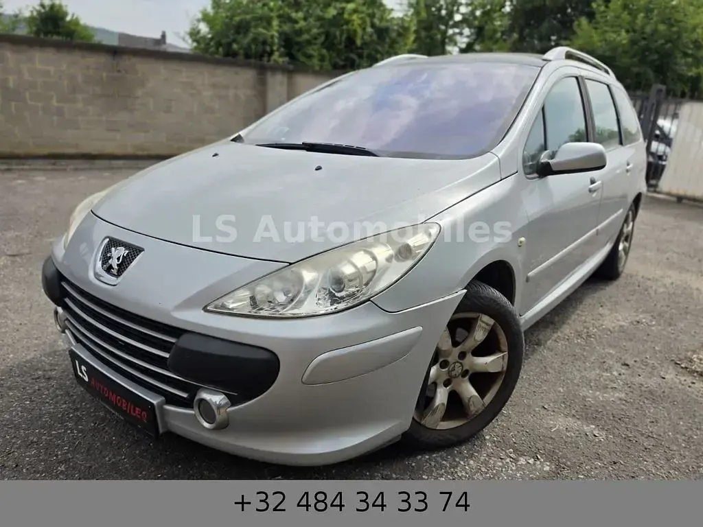 Gebraucht Peugeot 307 90 PS (66 kW) 2007 Silber Limousine