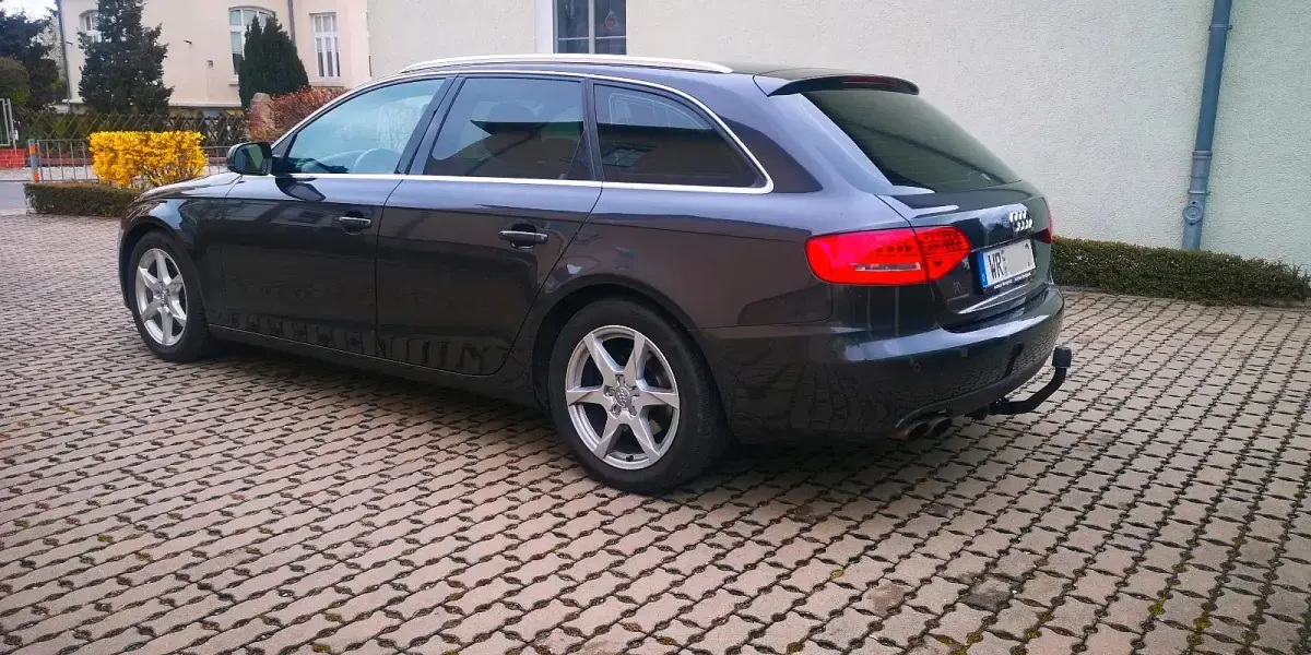 Gebraucht Audi A4 160 PS (117 kW) 2010 Grau Kombi