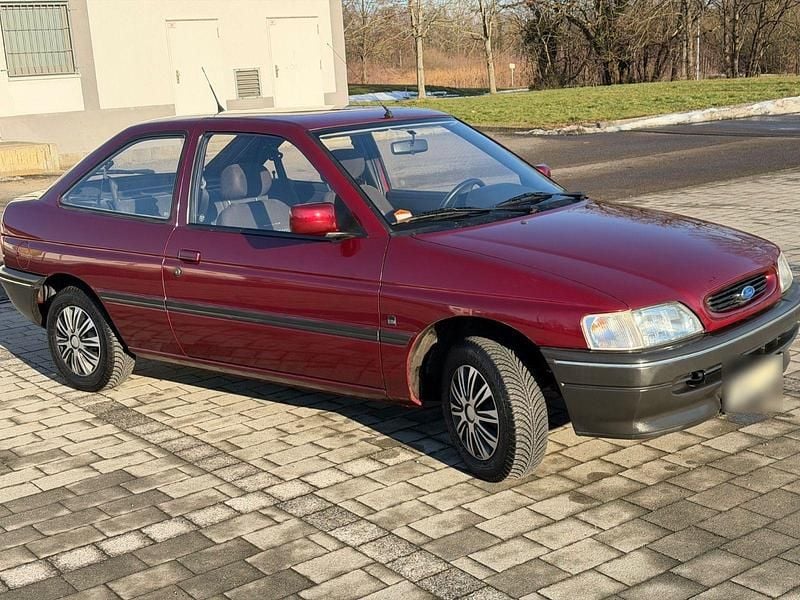 Gebraucht Ford Escort 60 PS (44 kW) 1993 Rot Limousine