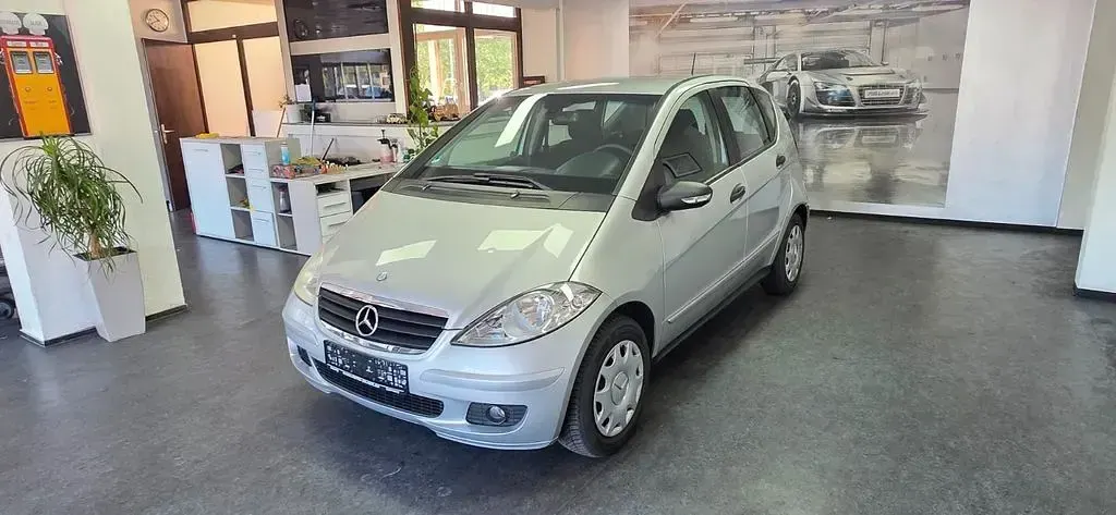 Gebraucht Mercedes A150 Elegance 95 PS (69 kW) 2008 Silber Van / Kleinbus