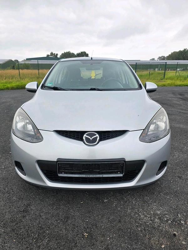 Gebraucht Mazda 2 75 PS (55 kW) 2009 Silber Kleinwagen