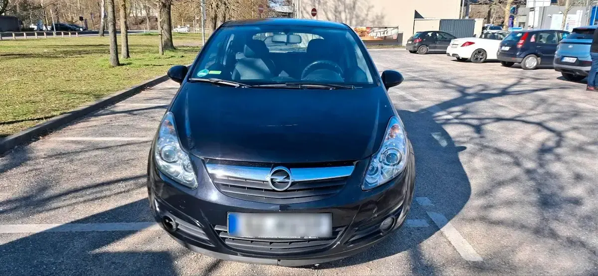 Używany Opel Corsa 86 KM (63 kW) 2010 Czarny Hatchback