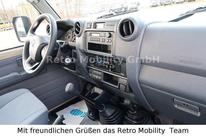 Neu Toyota Land Cruiser 228 PS (167 kW) 2025 Beige SUV