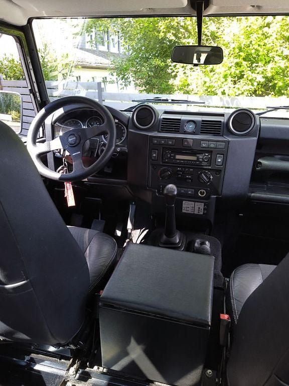 Gebraucht Land Rover Defender SE 122 PS (89 kW) 2011 Schwarz Kombi