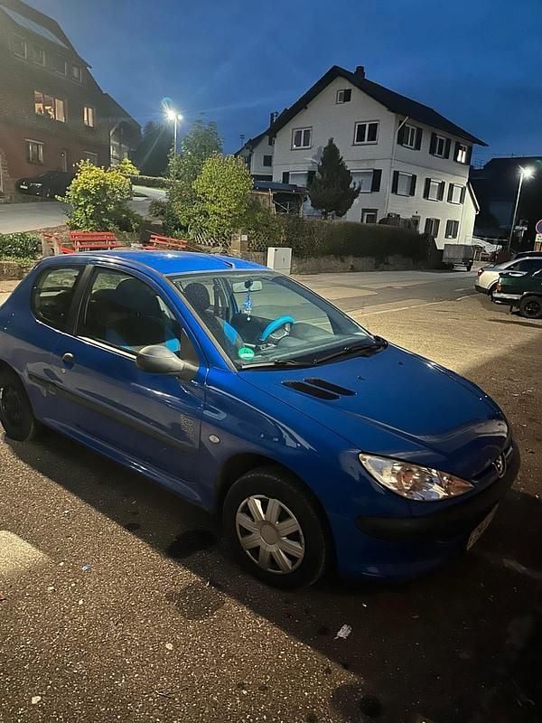 Blau Gebraucht 2004 Peugeot 206 Kleinwagen | 200 € (Superpreis) - Bild 1/3