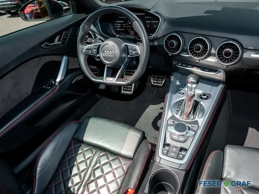 Gebraucht Audi TT Roadster Competition 245 PS (180 kW) 2019 Tangorot metallic Cabrio