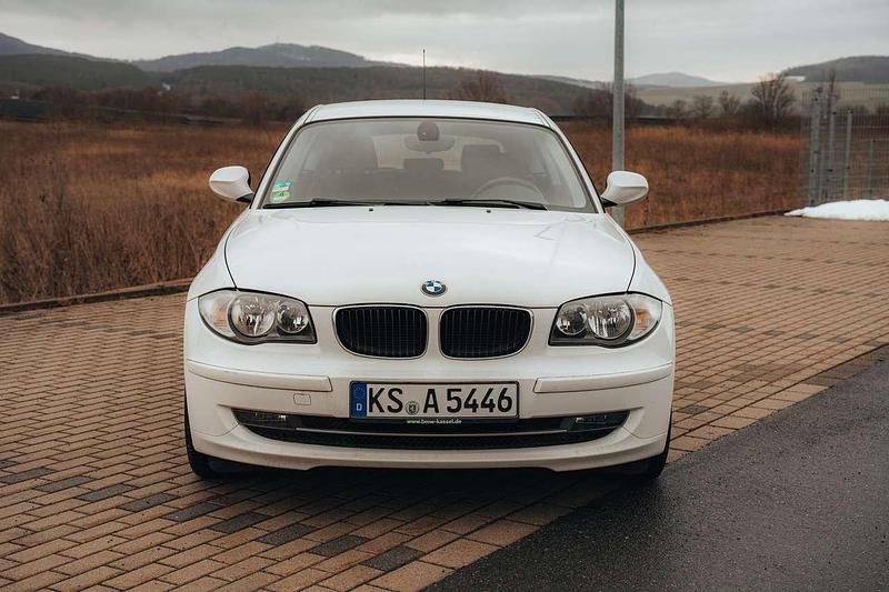 Gebraucht BMW 116 122 PS (89 kW) 2012 Weiß Kleinwagen